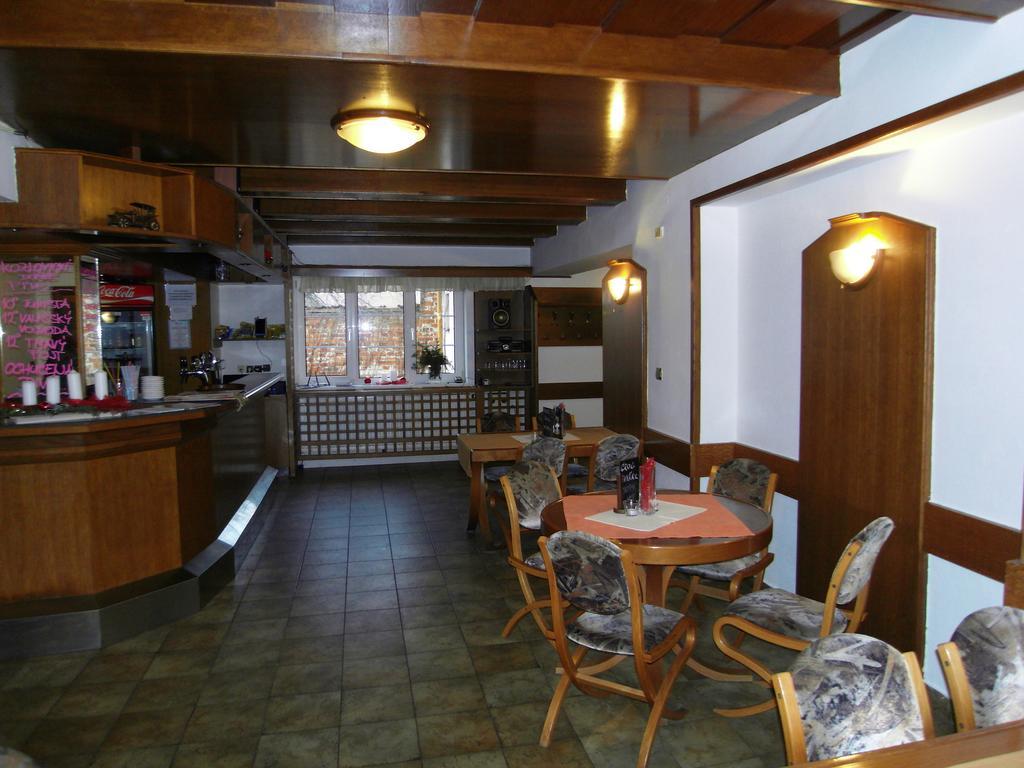 Penzion A Restaurace U Veterana Френштат-под-Радгоштем Экстерьер фото
