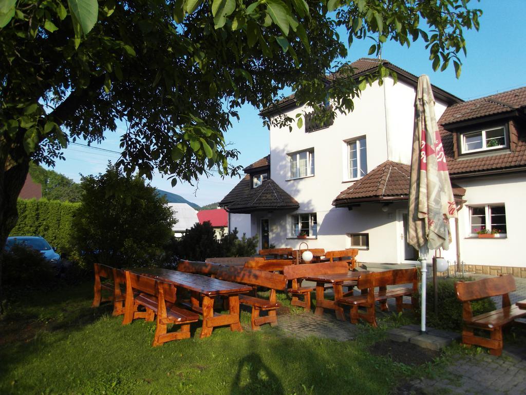 Penzion A Restaurace U Veterana Френштат-под-Радгоштем Экстерьер фото